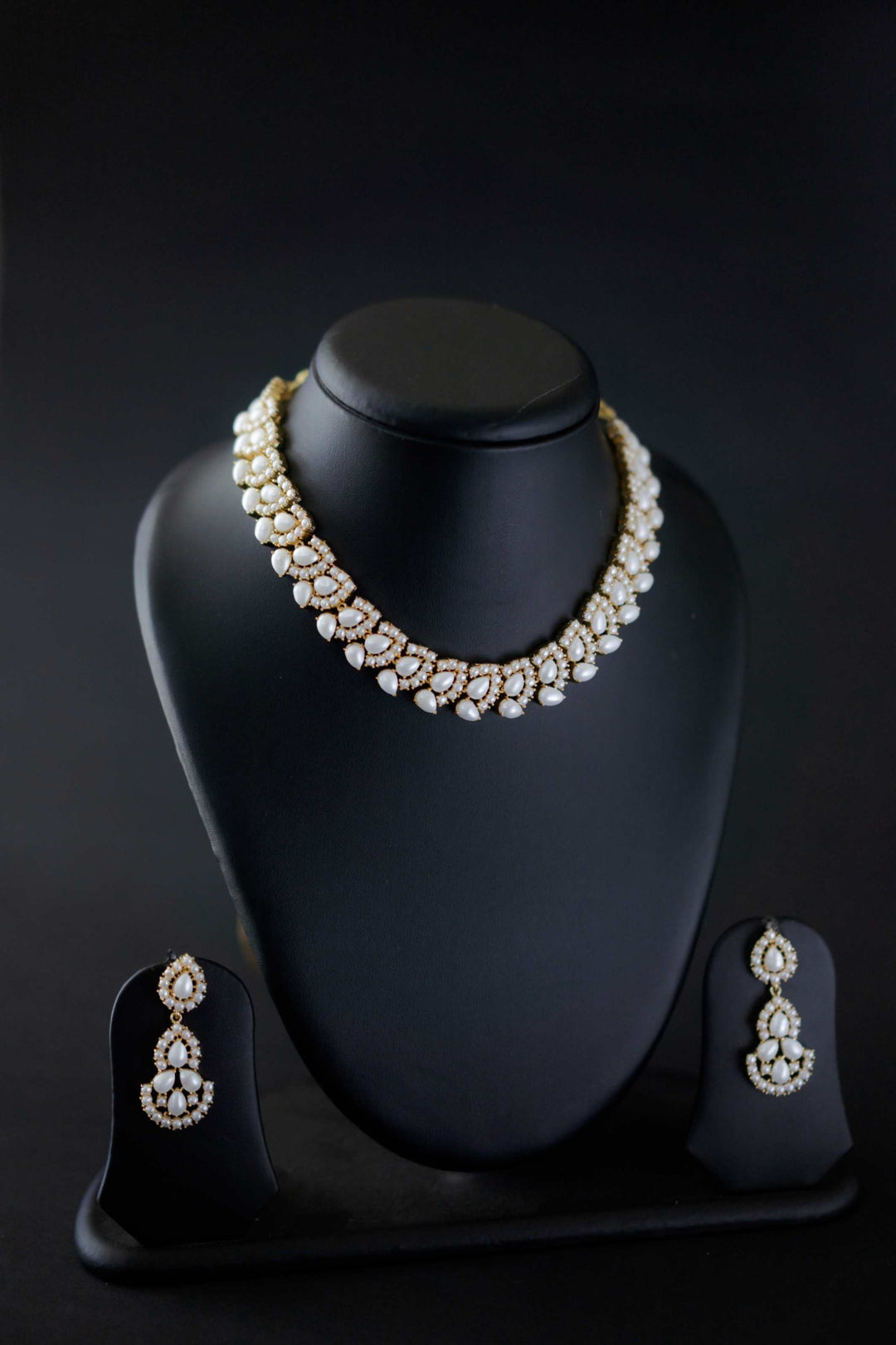 Elysia Teardrop Pearl Set | SHOBITAM