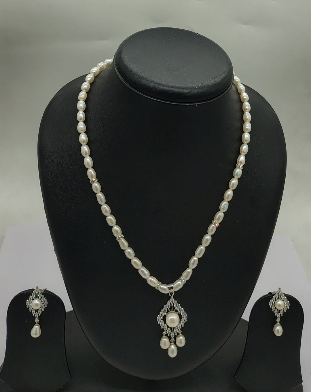 Halo Pearl Pendant Set | SHOBITAM