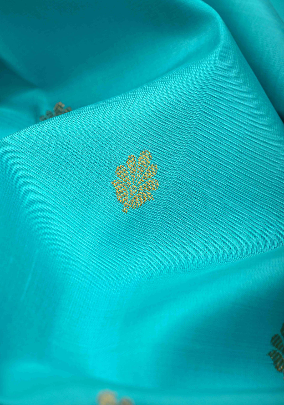 Turquoise Kanjivaram Pure Silk Saree with Floral Buttas and Contrast Zari Border | SILK MARK CERTIFIED