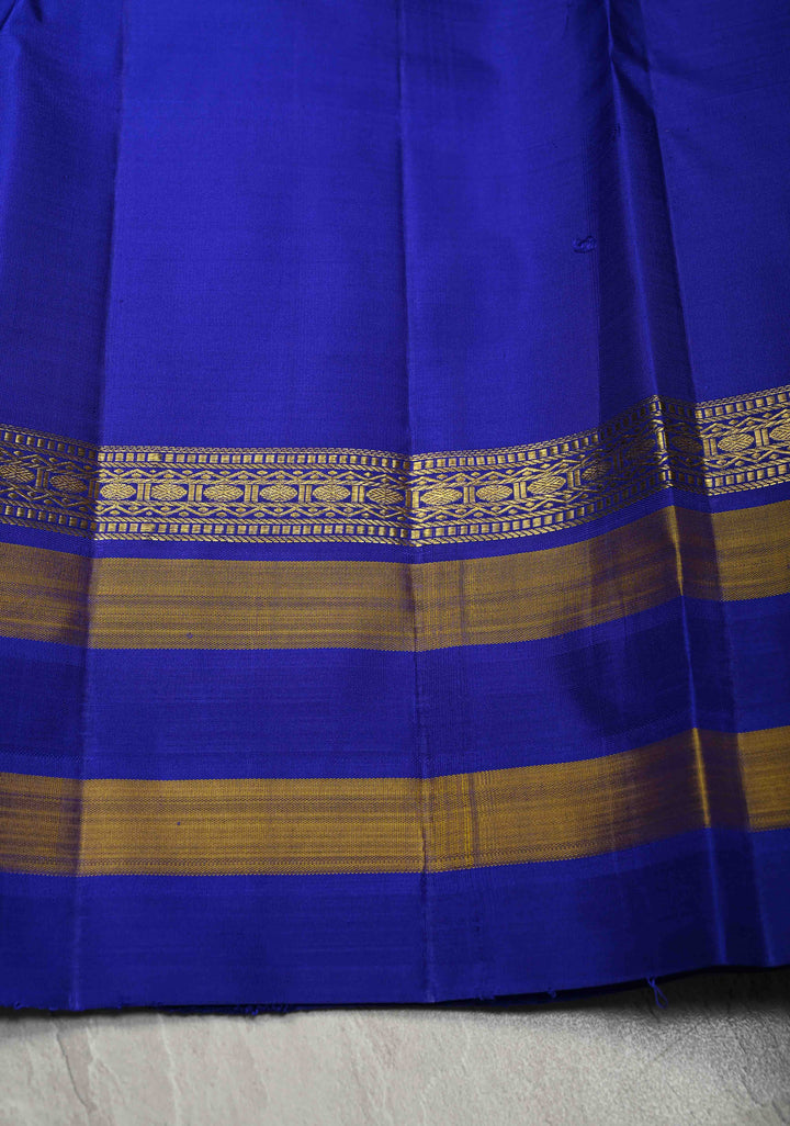 Parrot Green Kanjivaram Pure Silk Saree with Contrast Temple Checks Border | SILK MARK CERTIFIED