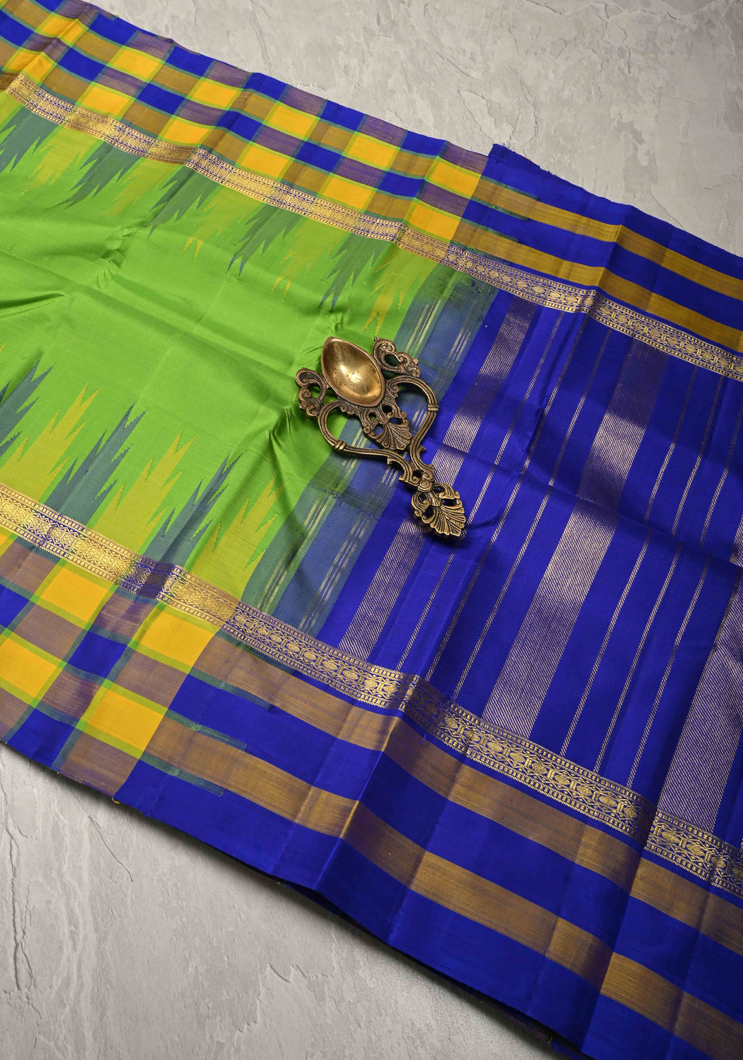 Parrot Green Kanjivaram Pure Silk Saree with Contrast Temple Checks Border | SILK MARK CERTIFIED