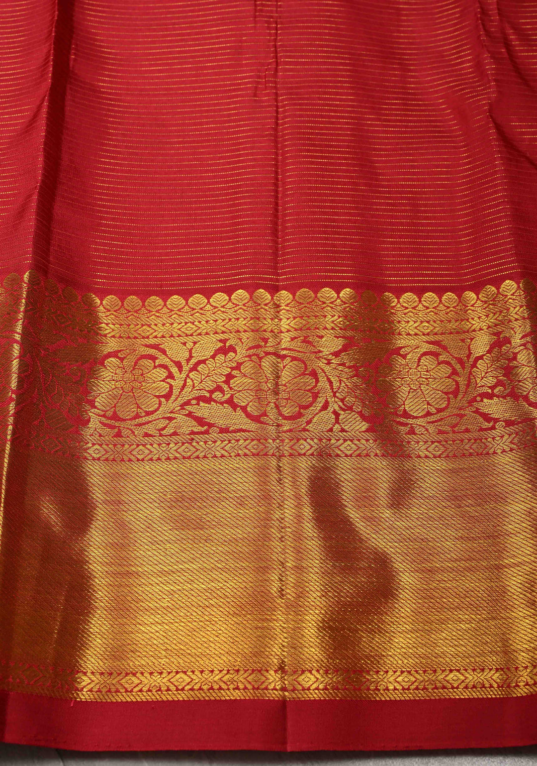 Podi-Kattam Zari Checks Kanjivaram Pure Silk Saree in Off White with Zari Buttas and Korvai Contrast Zari Border | SILK MARK CERTIFIED