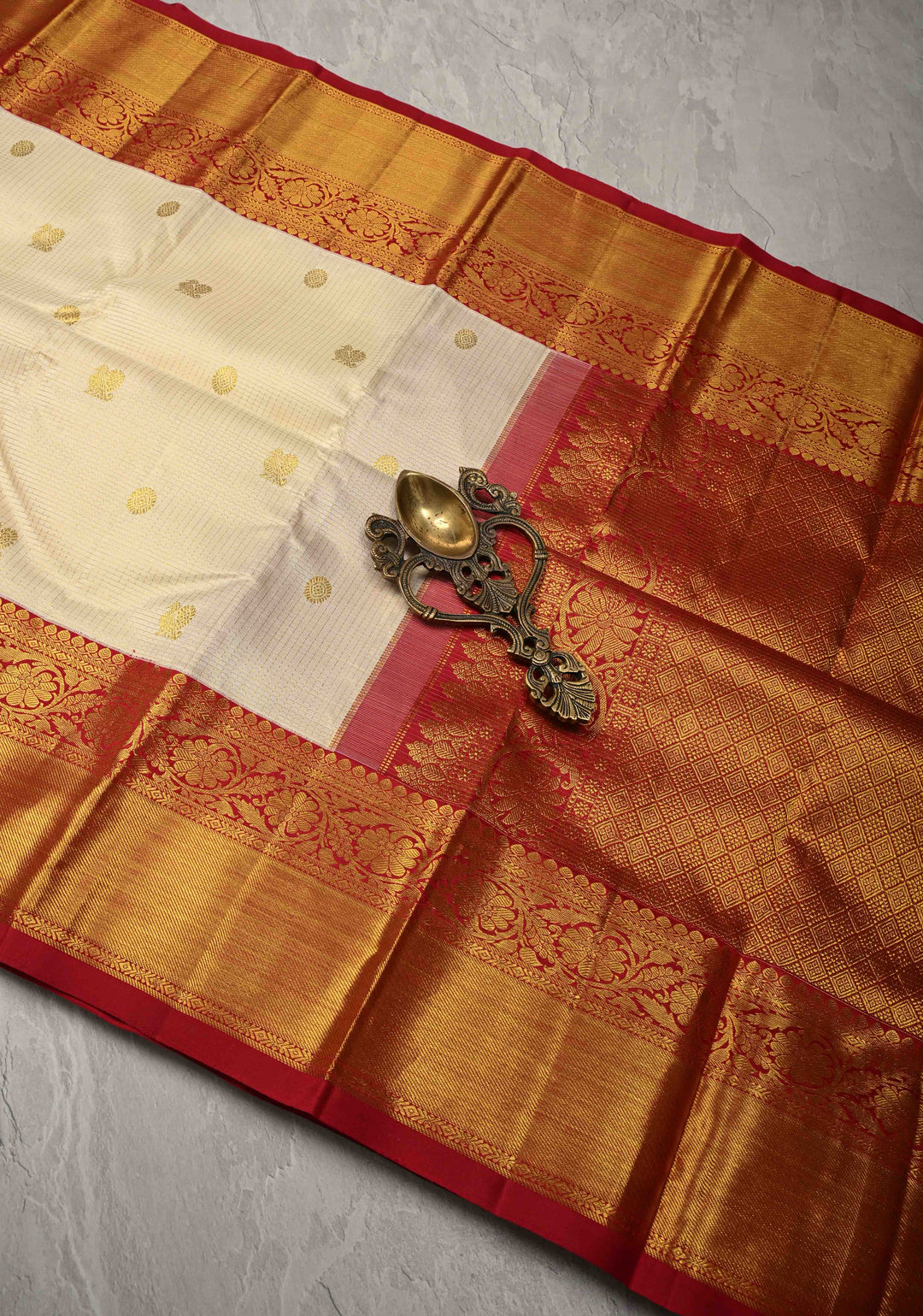 Podi-Kattam Zari Checks Kanjivaram Pure Silk Saree in Off White with Zari Buttas and Korvai Contrast Zari Border | SILK MARK CERTIFIED
