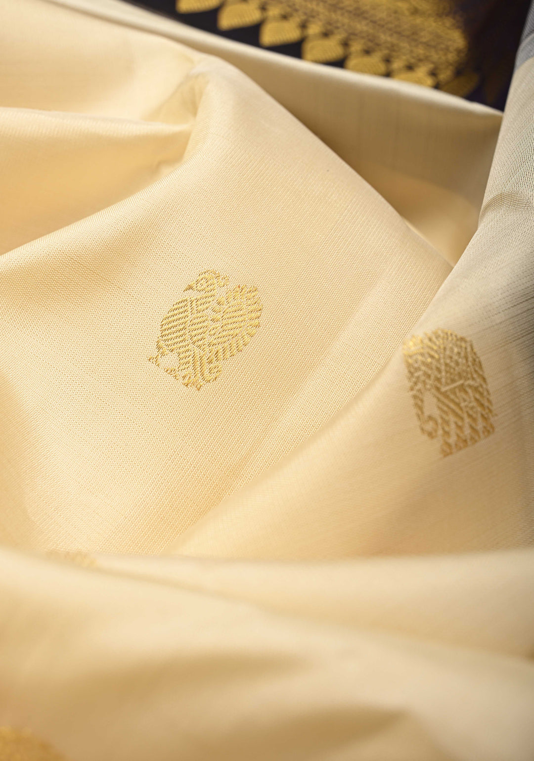 Off White Korvai Kanjivaram Pure Silk Saree with Zari Buttas and Contrast  Zari Border | SILK MARK CERTIFIED