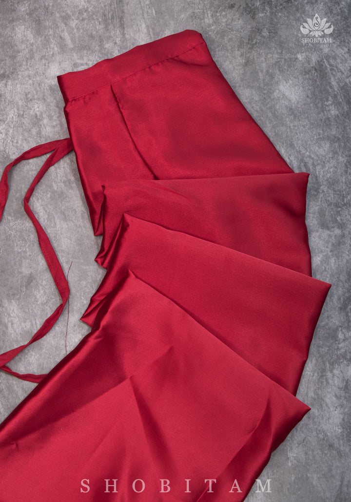 Red Chilly Premium Quality Petticoat for saree, in standard size.