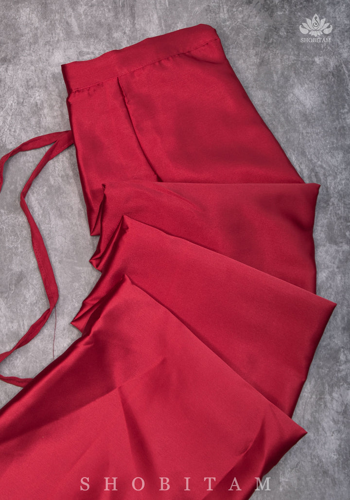 Red Chilly Premium Quality Petticoat for saree, in standard size.
