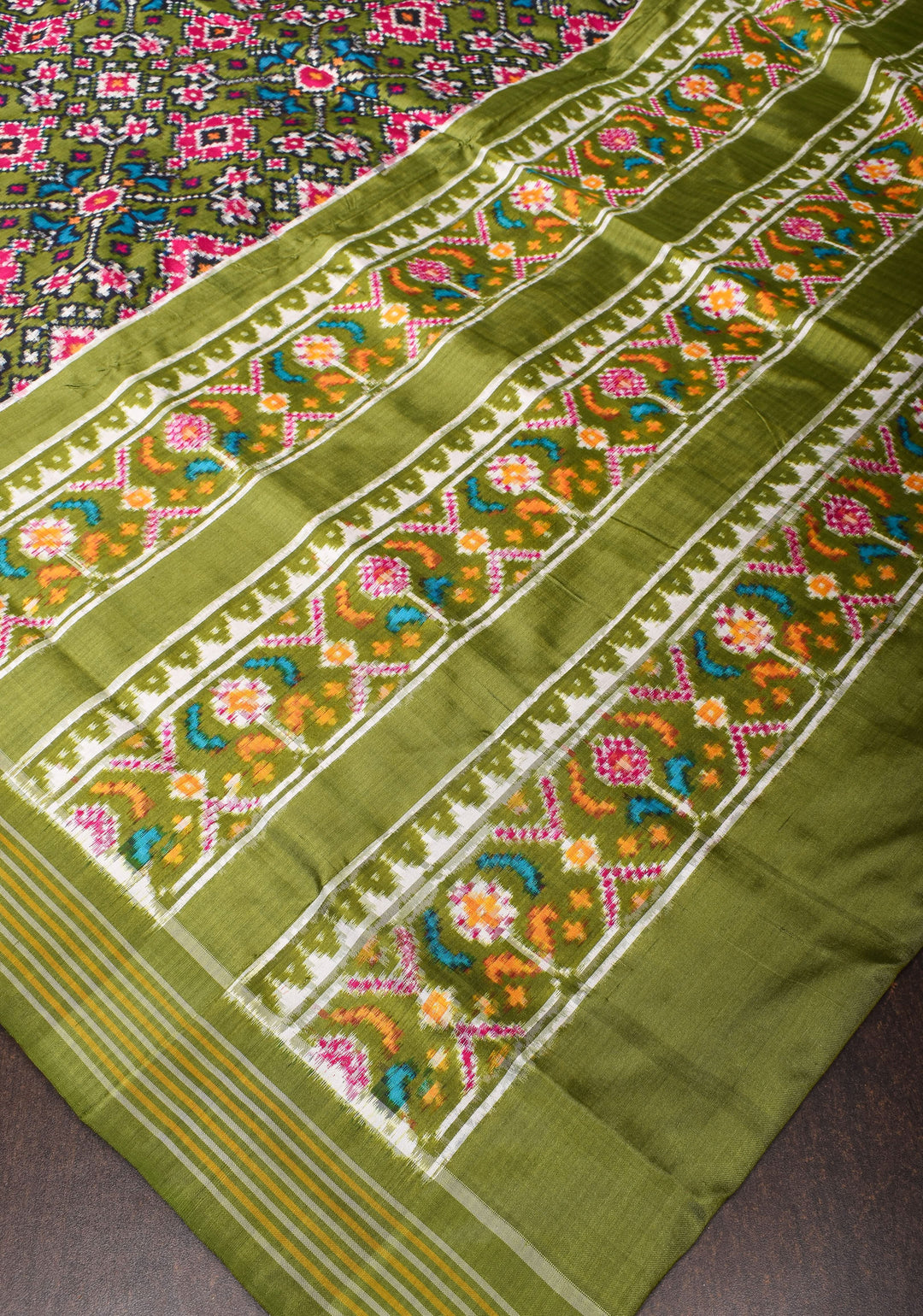 Double  Ikkat Pochampally Exquisite Moss Green Handwoven Pure Silk Saree | SILK MARK CERTIFIED | SHOBITAM