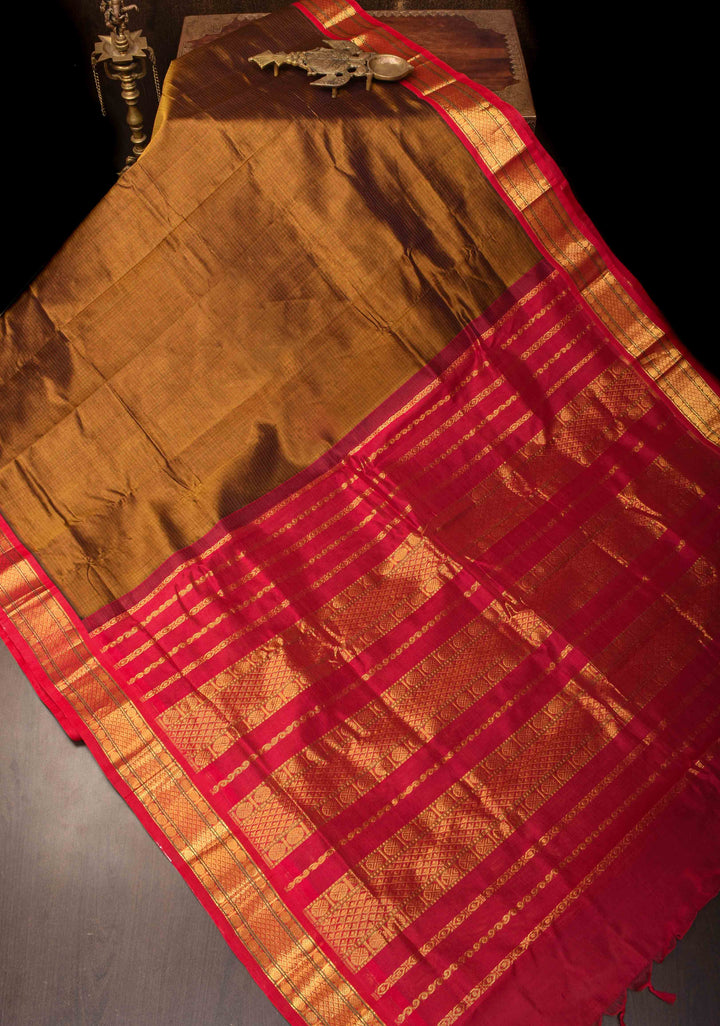 HoneyBrown Kanchi Silk Cotton Pre Drape Saree with Podi Kattam and Contrast Zari Borders
