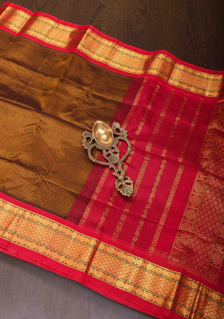 HoneyBrown Kanchi Silk Cotton Pre Drape Saree with Podi Kattam and Contrast Zari Borders