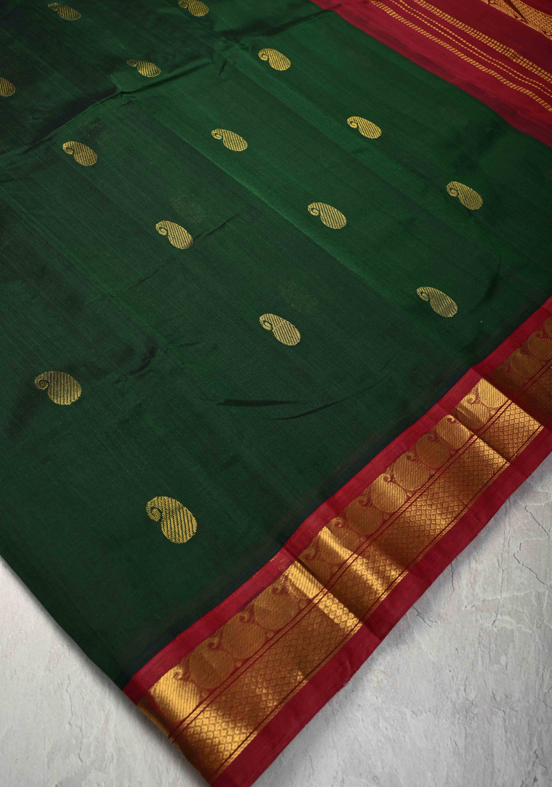 9 Yards Madisar Deep Green Kanchi Silk Cotton Handloom Saree with Paisley Buttas and Contrast Zari Border, No Blouse Piece