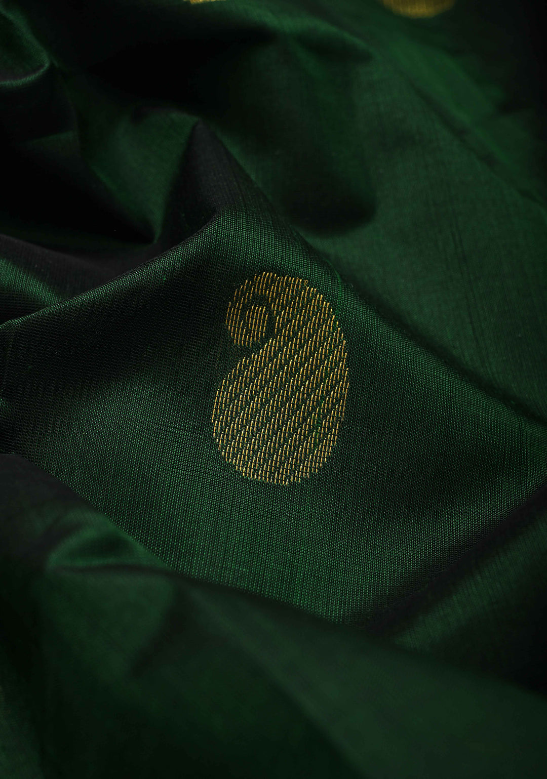 9 Yards Madisar Deep Green Kanchi Silk Cotton Handloom Saree with Paisley Buttas and Contrast Zari Border, No Blouse Piece