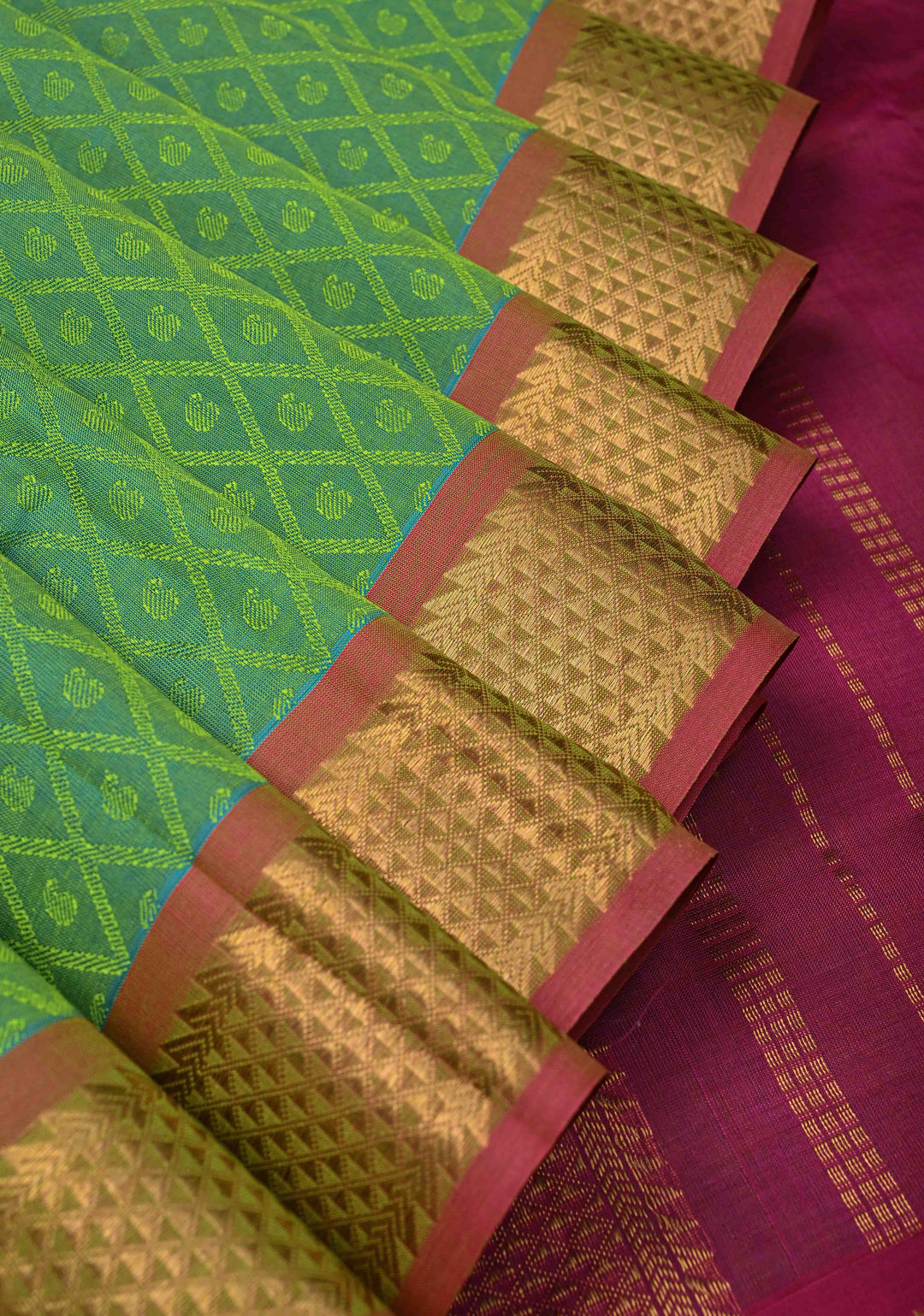 9 Yards Madisar Green Dual tone Kanchi Silk Cotton Saree with Self Brocade and Zari Borders, No Blouse Piece