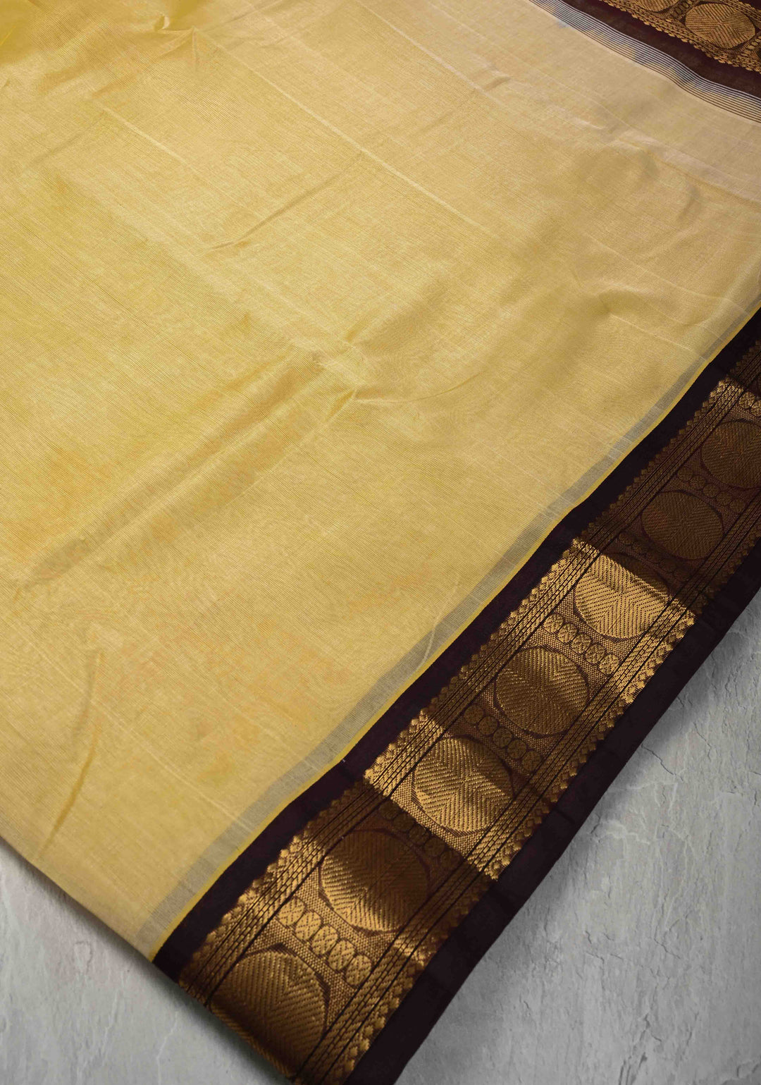 9 Yards Madisar Cream Koravi Kanchi Silk Cotton 100% Handloom Saree with Contrast Zari Border