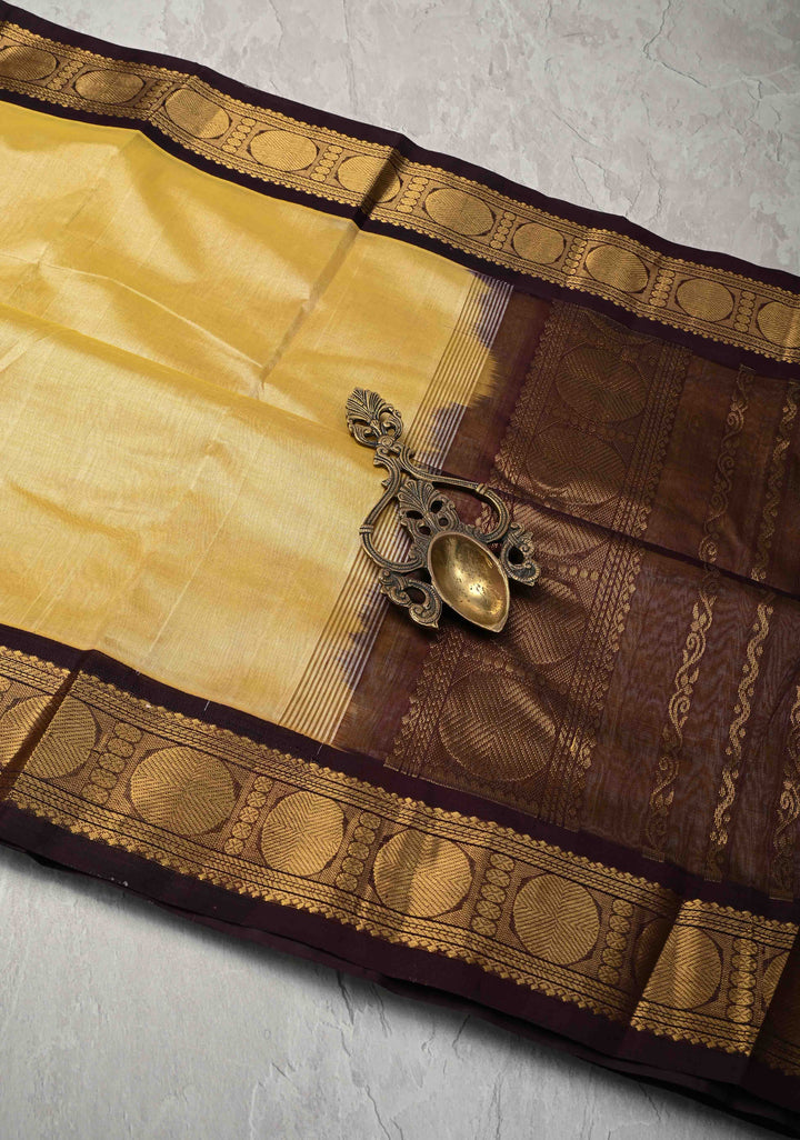 9 Yards Madisar Cream Koravi Kanchi Silk Cotton 100% Handloom Saree with Contrast Zari Border