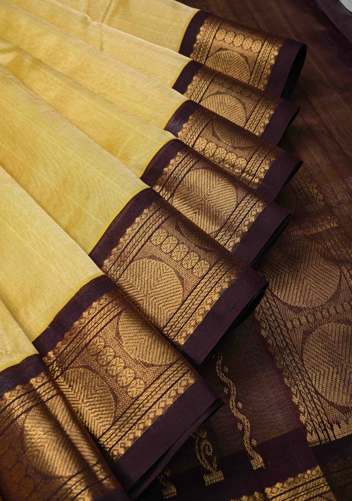 9 Yards Madisar Cream Koravi Kanchi Silk Cotton 100% Handloom Saree with Contrast Zari Border