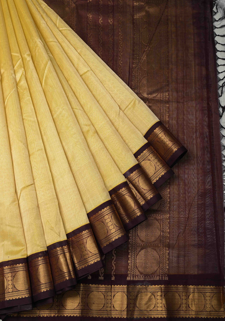 9 Yards Madisar Cream Koravi Kanchi Silk Cotton 100% Handloom Saree with Contrast Zari Border