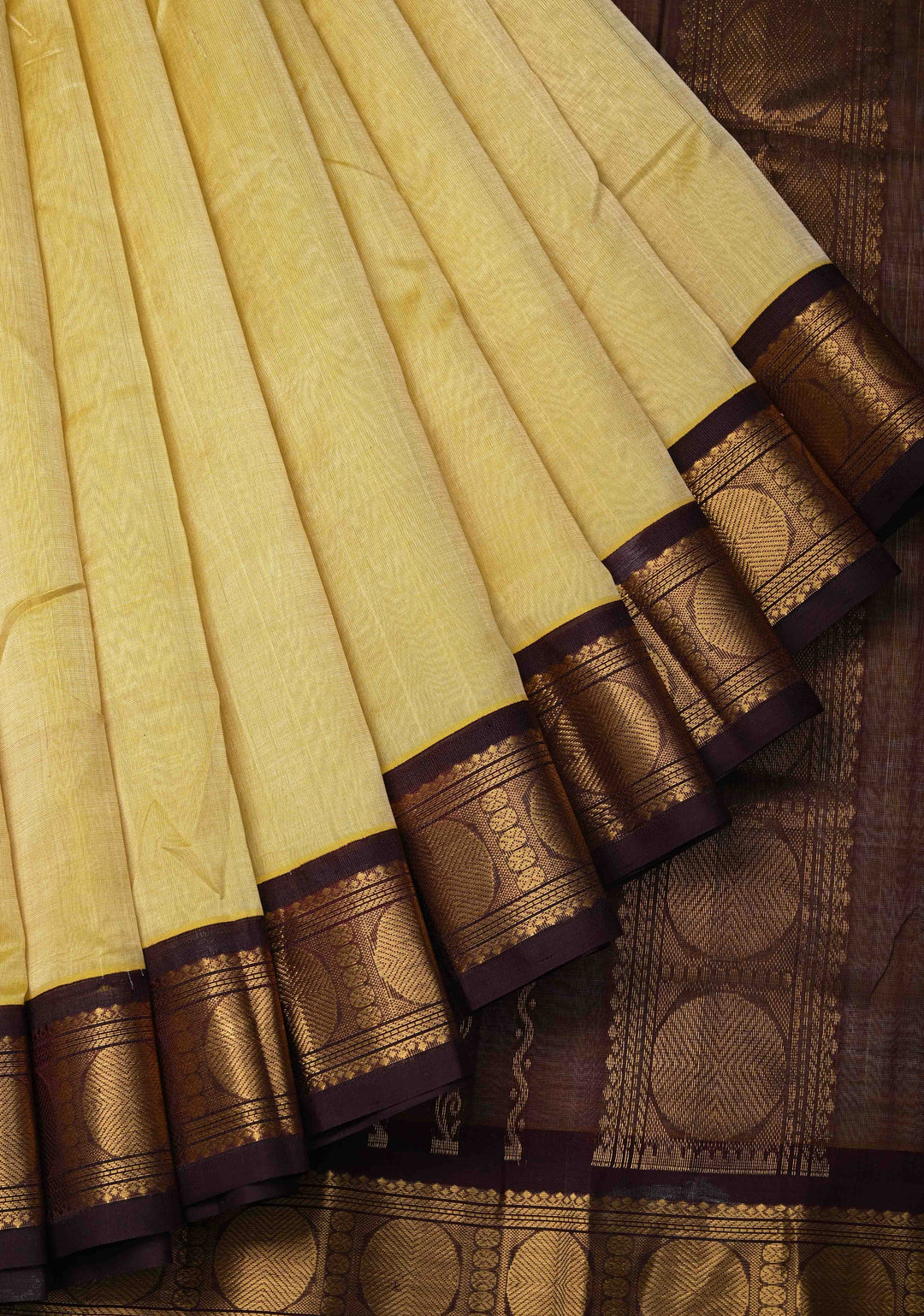 9 Yards Madisar Cream Koravi Kanchi Silk Cotton 100% Handloom Saree with Contrast Zari Border