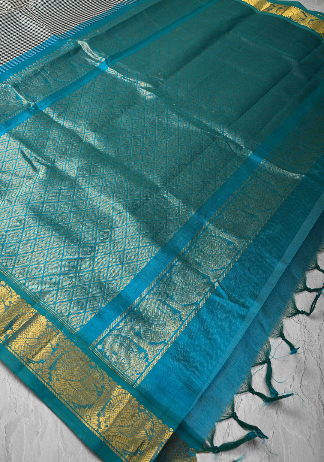 Black-White Gingham Checks Koravi Kanchi Silk Cotton 100% Handloom Saree with Contrast Zari Border