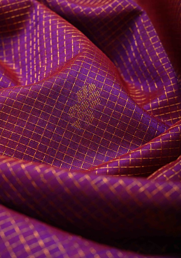 Podi Zari Kattam Kanchi Silk Cotton Saree with Zari Buttas and Wide Borders in Navy