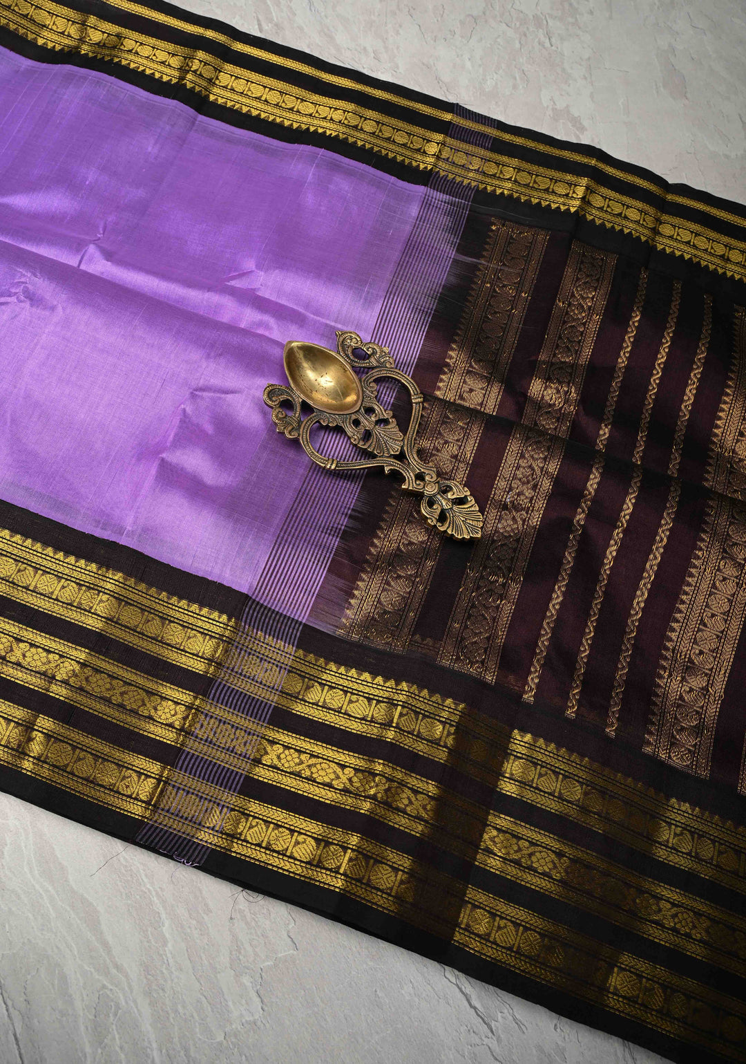 Dark Lavender Koravi Kanchi Silk Cotton 100% Handloom Saree with Contrast Zari Border