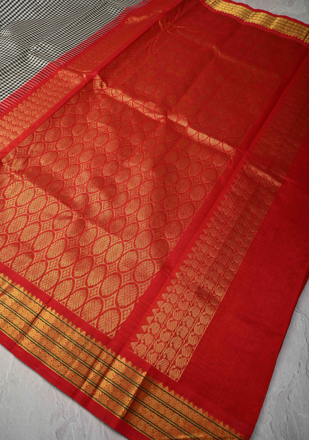 Black-White Gingham Checks Koravi Kanchi Silk Cotton 100% Handloom Saree with Red Zari Border