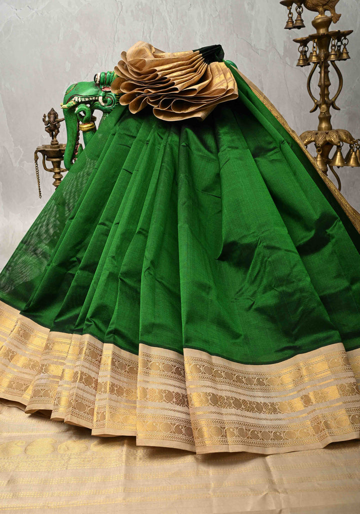 Bottle Green Korvai Kanchi Silk Cotton Handloom Saree with Contrast Zari Border