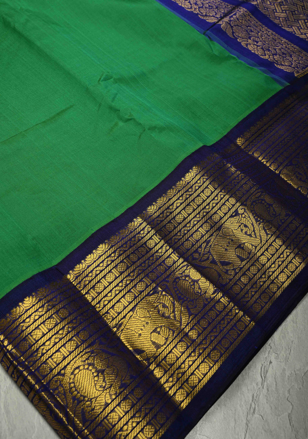 Bright  Green Korvai Kanchi Silk Cotton Handloom Saree with Contrast Zari Border