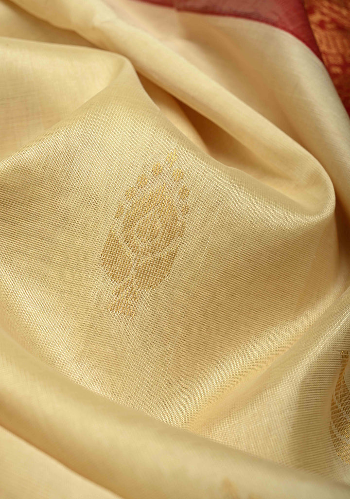 Ivory Korvai Kanchi Silk Cotton 100% Handloom Saree with Zari Buttas and Contrast Zari Border