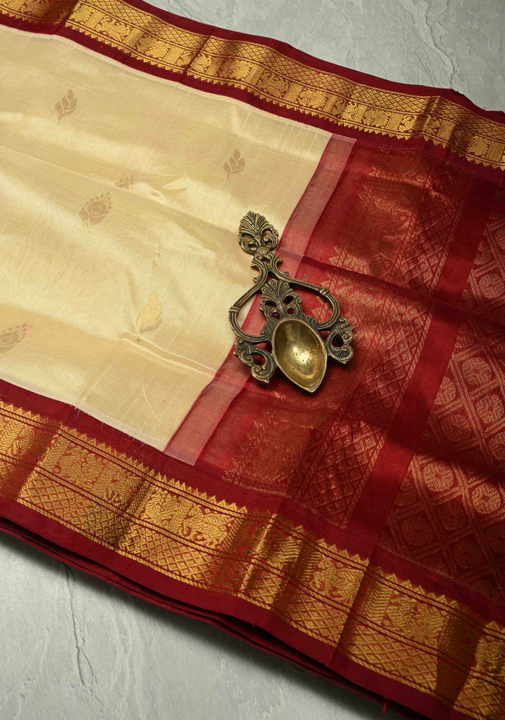 Ivory Korvai Kanchi Silk Cotton 100% Handloom Saree with Zari Buttas and Contrast Zari Border