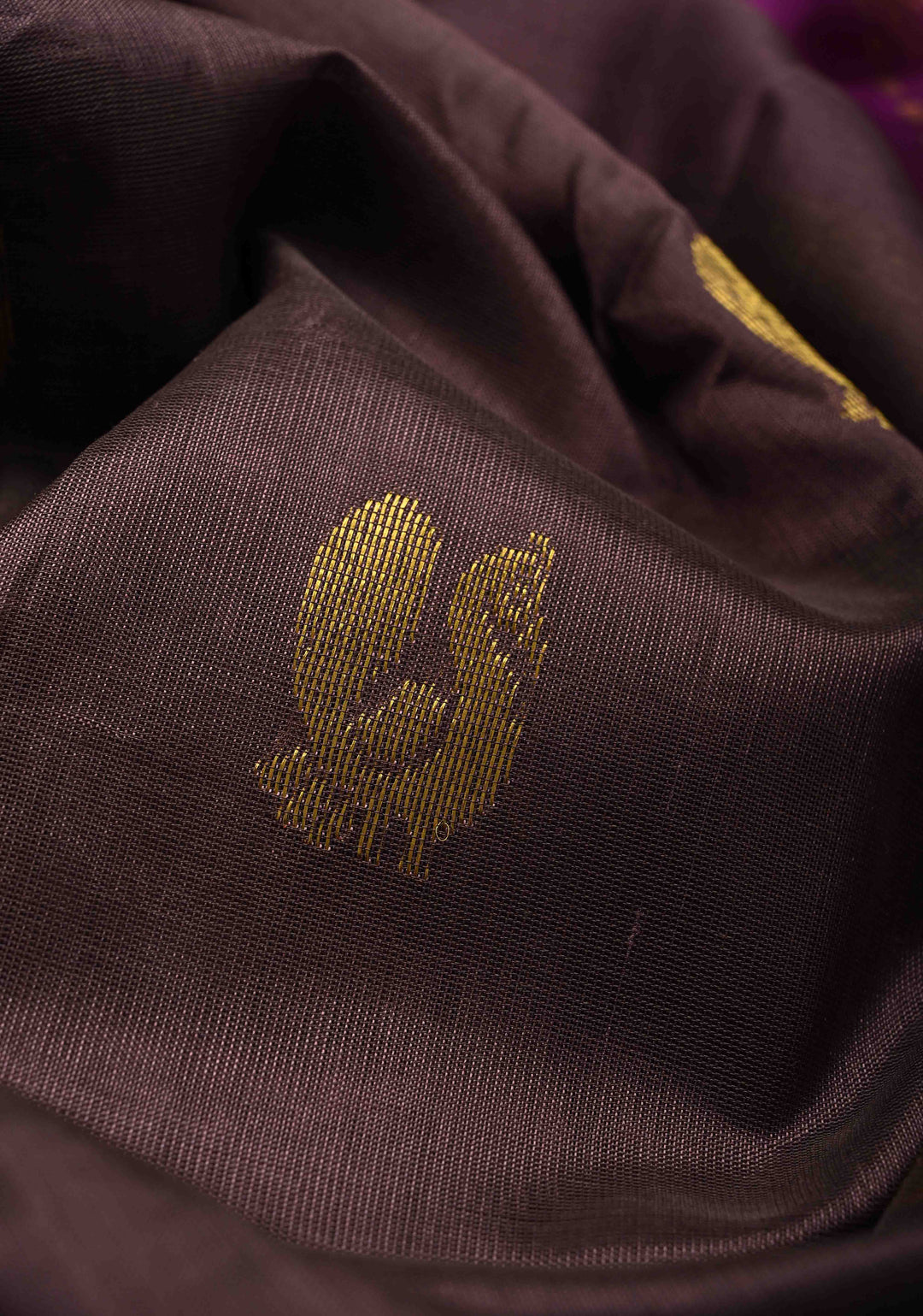 Dusty Mauve Kanchi Silk Cotton 100% Handloom Saree with Peacock Buttas Contrast Zari Border
