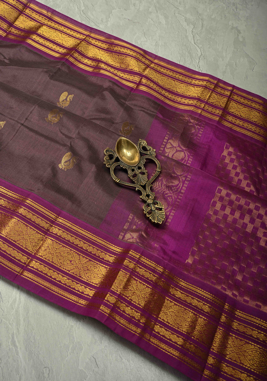 Dusty Mauve Kanchi Silk Cotton 100% Handloom Saree with Peacock Buttas Contrast Zari Border