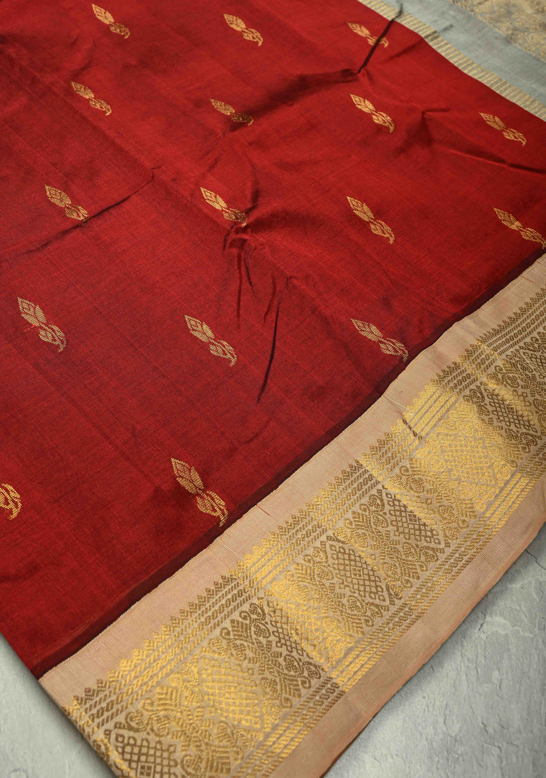 Maroon Korvai Kanchi Silk Cotton 100% Handloom Saree with Zari Buttas and Contrast Zari Border