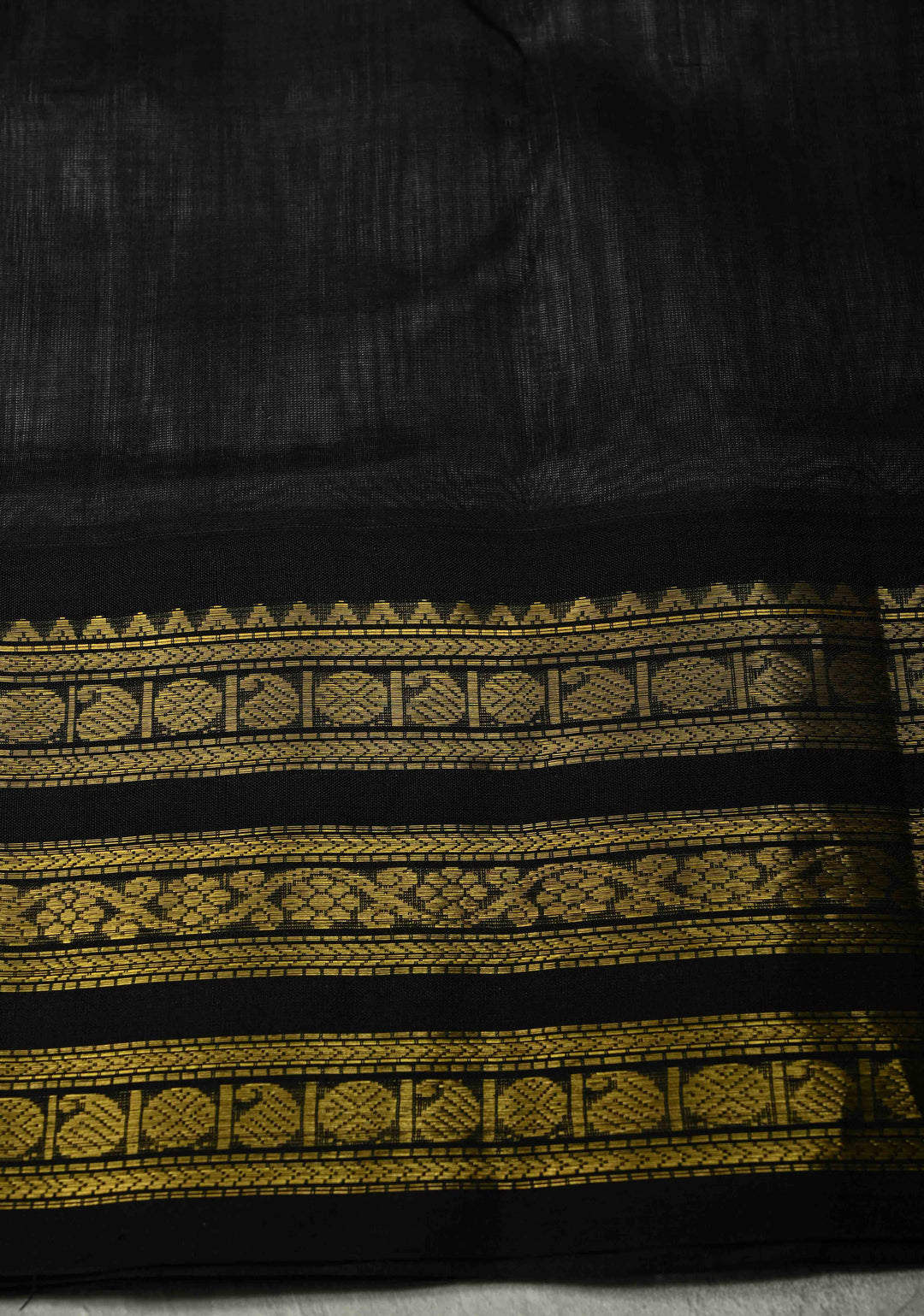 Gray Kanchi Silk Cotton 100% Handloom Saree with Contrast Zari Border