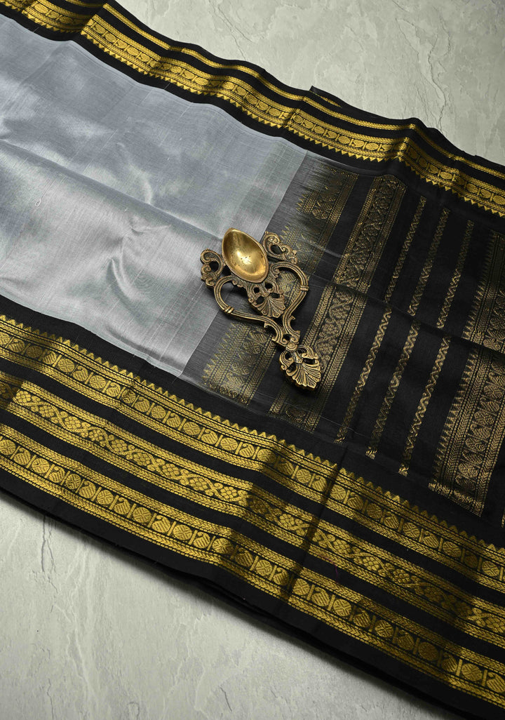 Gray Kanchi Silk Cotton 100% Handloom Saree with Contrast Zari Border