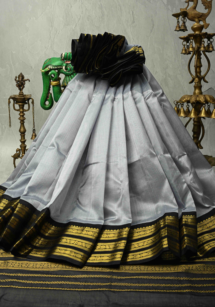 Gray Kanchi Silk Cotton 100% Handloom Saree with Contrast Zari Border
