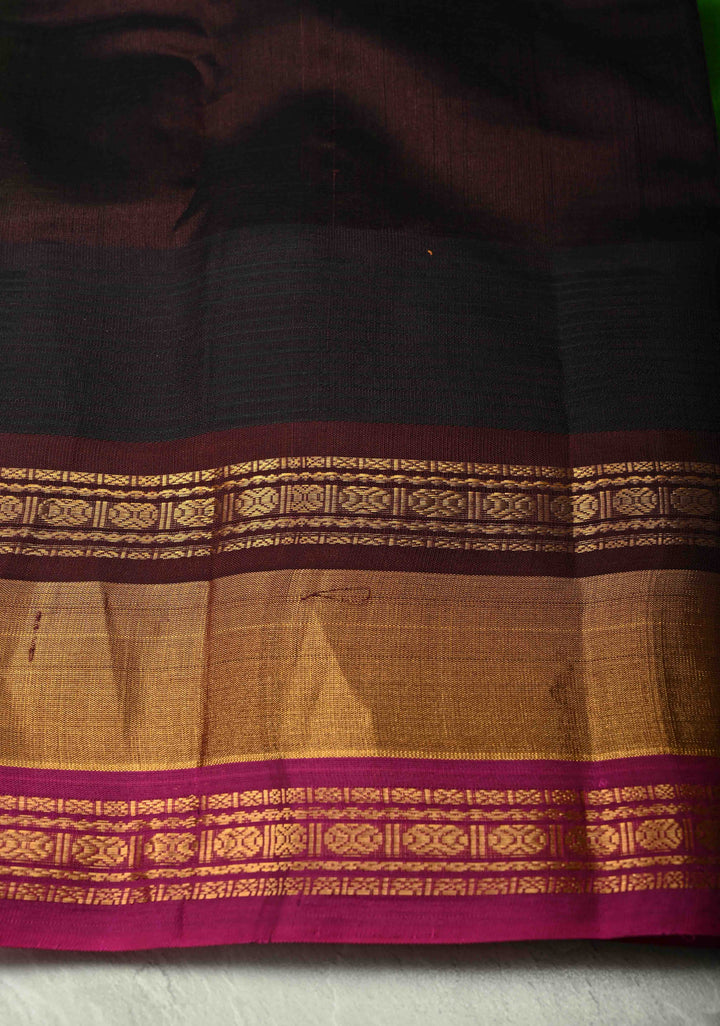 Bright Leaf Green Kanchi Silk Cotton Handloom Saree with Contrast Ganga Jamuna Tissue Border