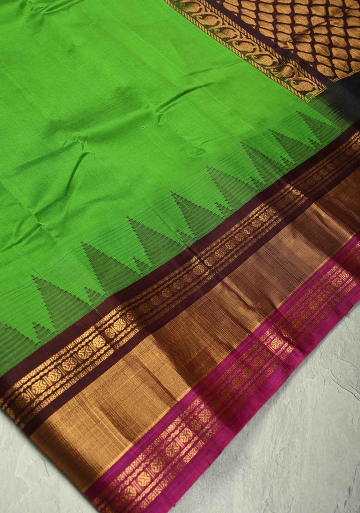 Bright Leaf Green Kanchi Silk Cotton Handloom Saree with Contrast Ganga Jamuna Tissue Border