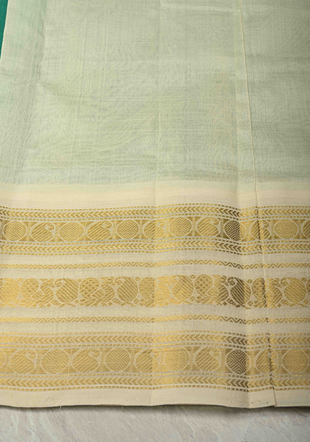 Rama Green Korvai Kanchi Silk Cotton 100% Handloom Saree with Contrast Zari Border | SHOBITAM