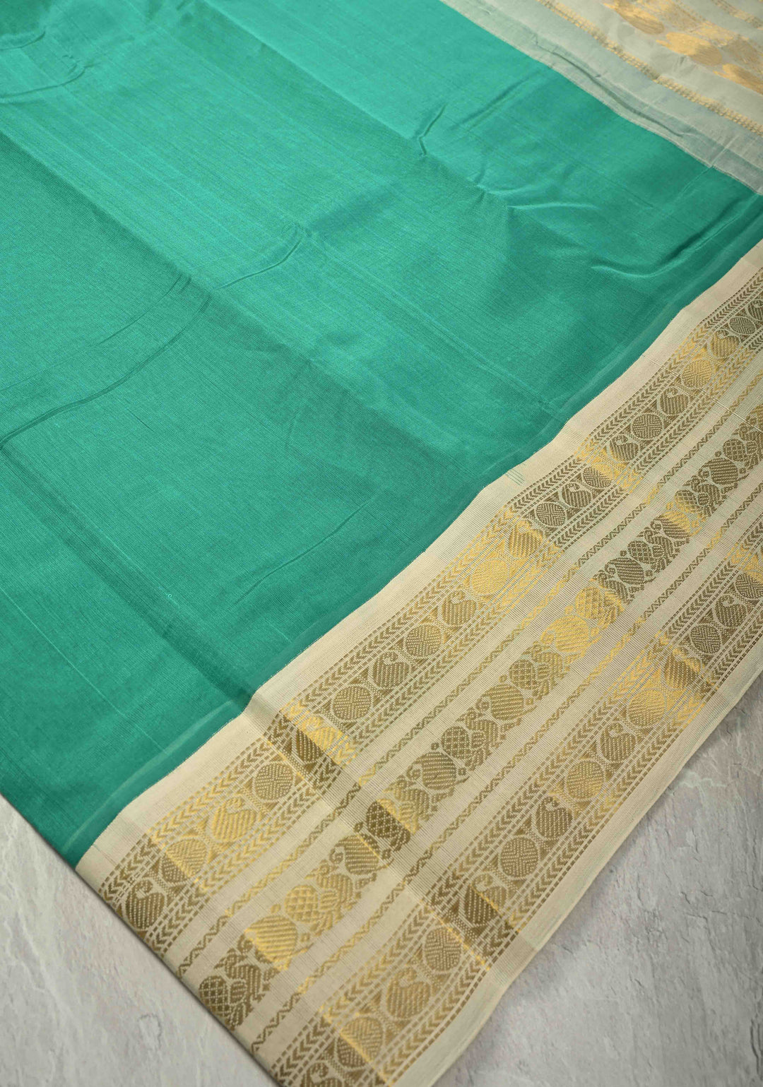 Rama Green Korvai Kanchi Silk Cotton 100% Handloom Saree with Contrast Zari Border | SHOBITAM