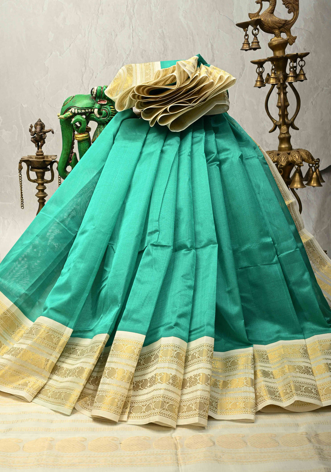 Rama Green Korvai Kanchi Silk Cotton 100% Handloom Saree with Contrast Zari Border | SHOBITAM