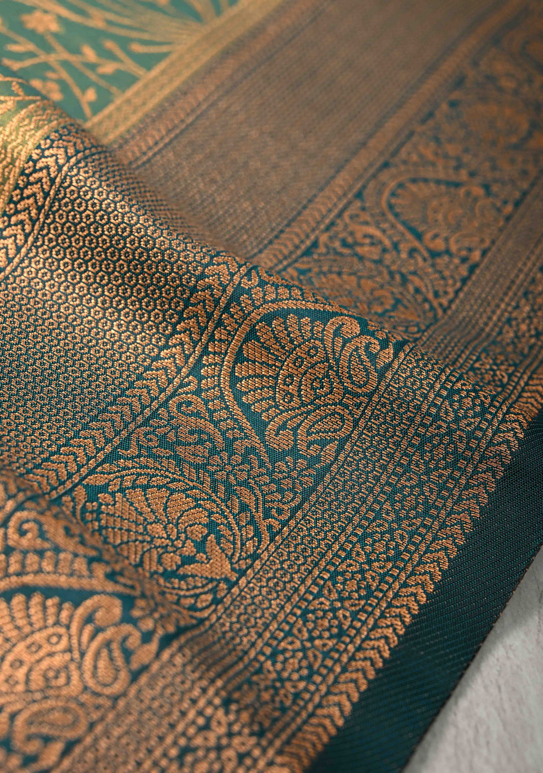 Green Dual tone Kanchi Semi Silk Saree with Floral Buttas and Zari Border