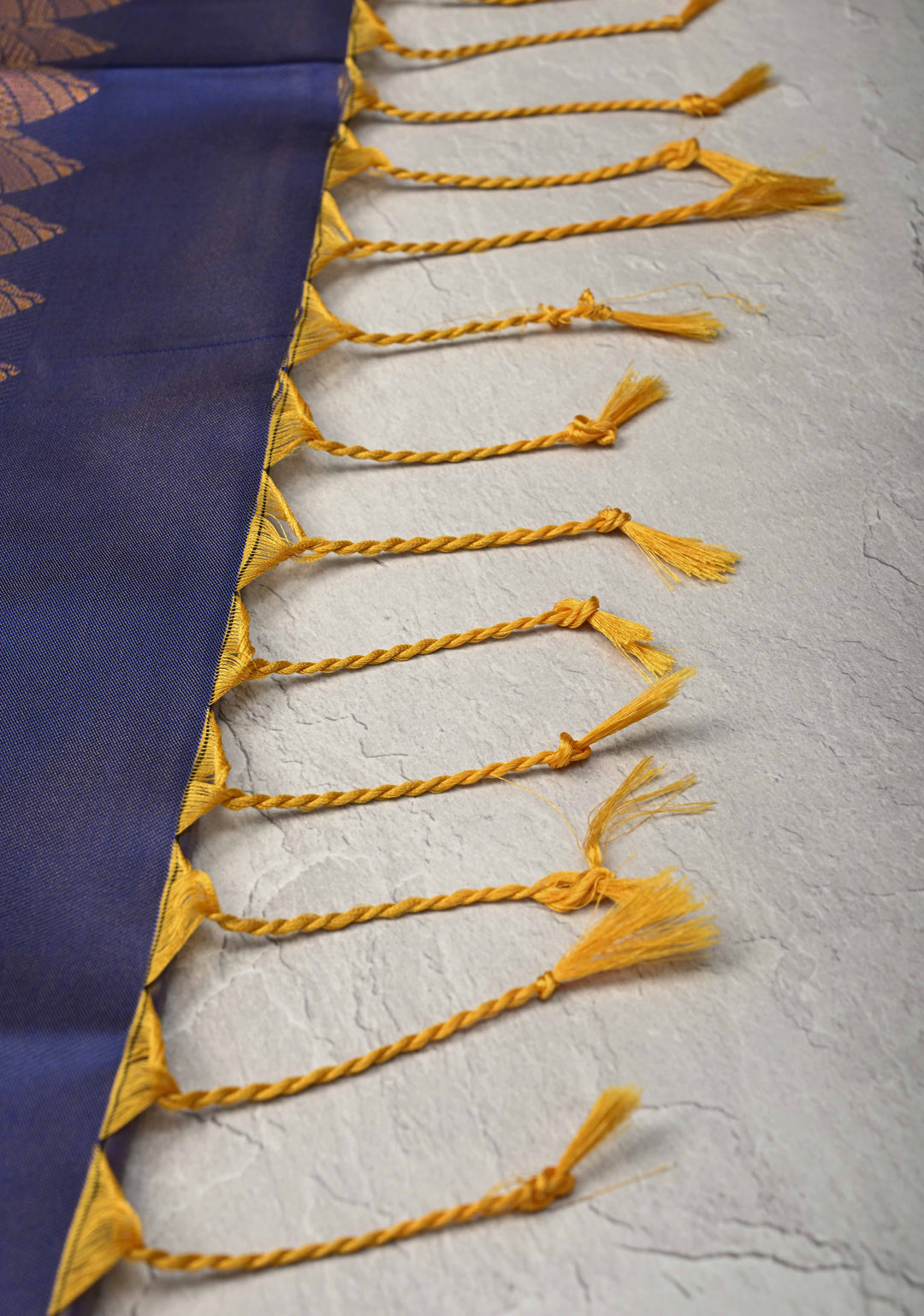 Blue Dual tone Kanchi Semi Silk Saree with Leaf Buttas and Zari Border