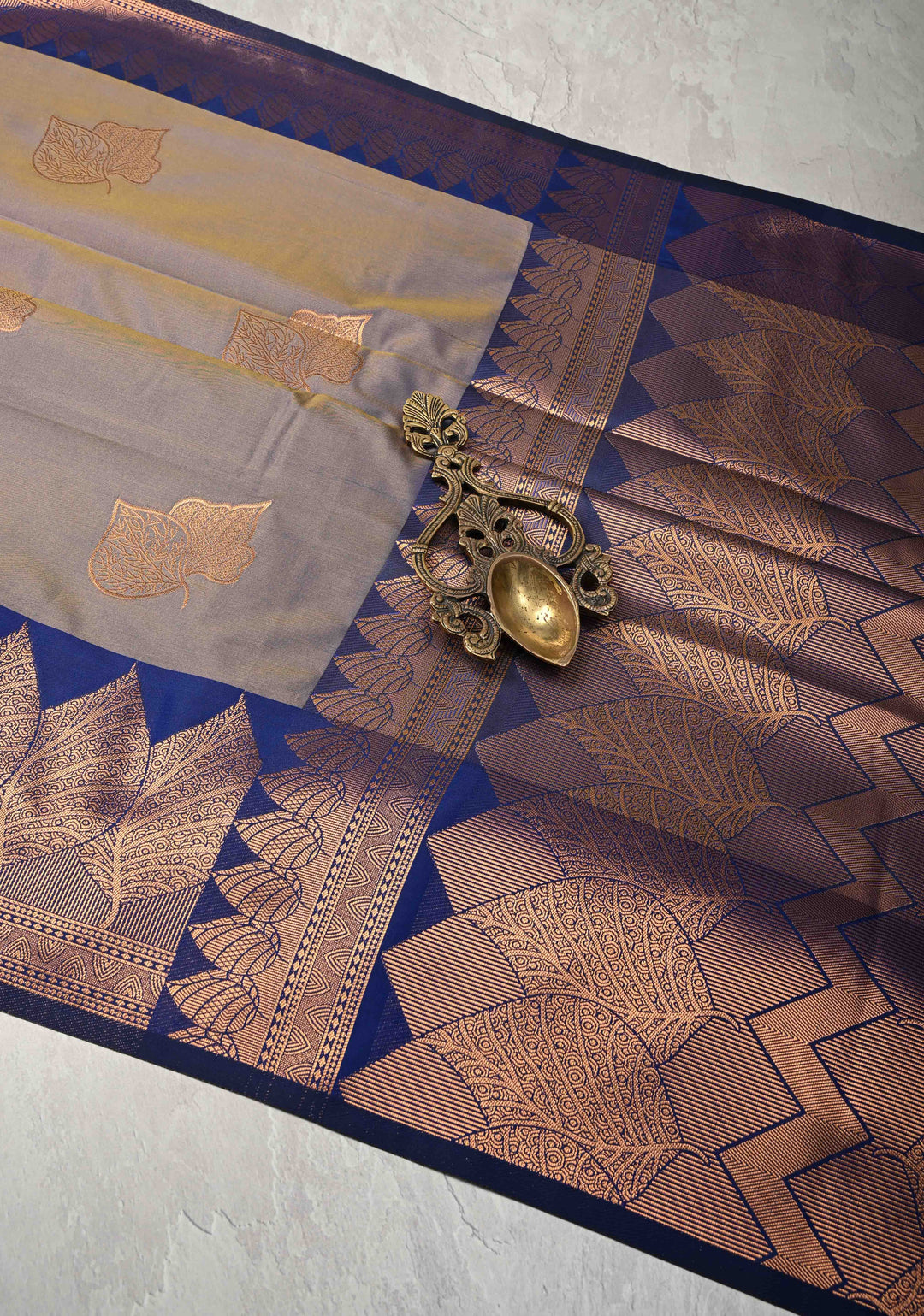 Blue Dual tone Kanchi Semi Silk Saree with Leaf Buttas and Zari Border