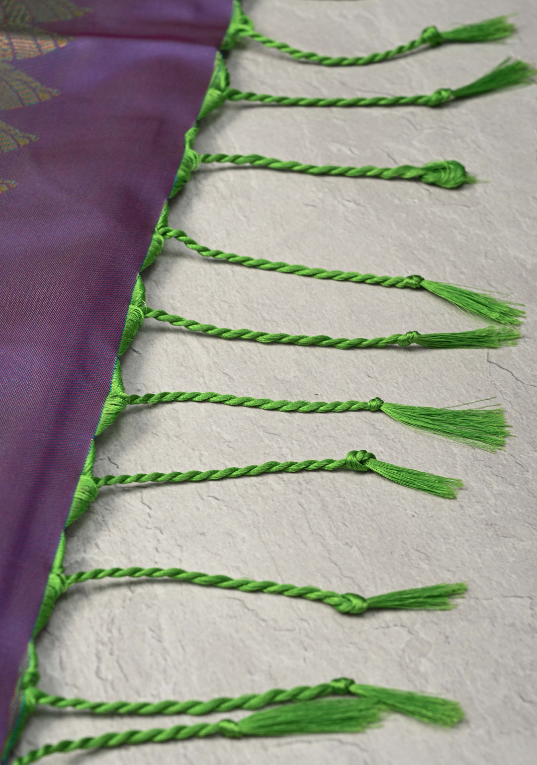 Green Dual tone Kanchi Semi Silk Saree with Leaf Buttas and Contrast Zari Border