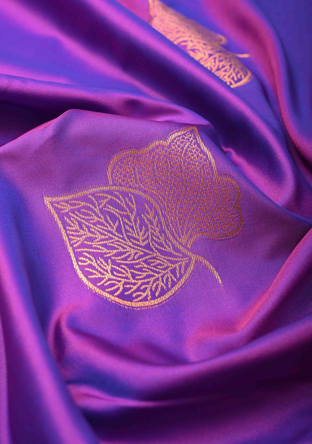 Purple Dual tone Kanchi Semi Silk Saree with Leaf Buttas and Contrast Zari Border