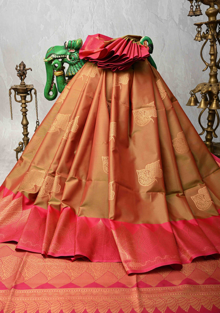 Green Dual tone Kanchi Semi Silk Saree with Leaf Buttas and Zari Border