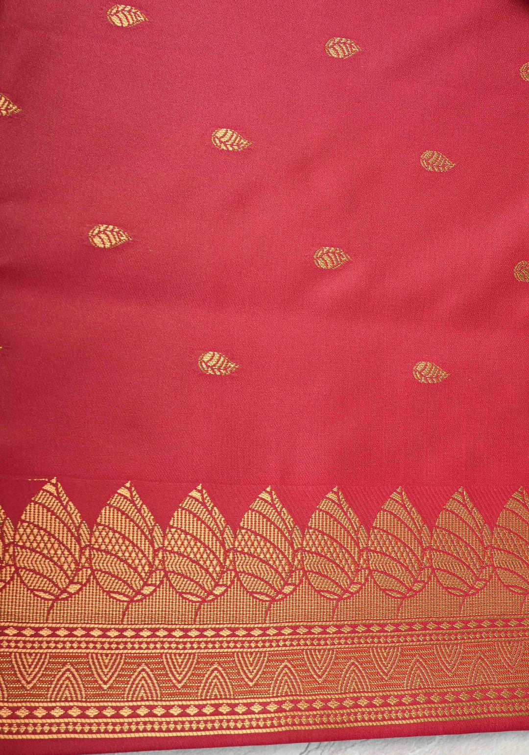 Green Dual tone Kanchi Semi Silk Saree with Leaf Buttas and Zari Border