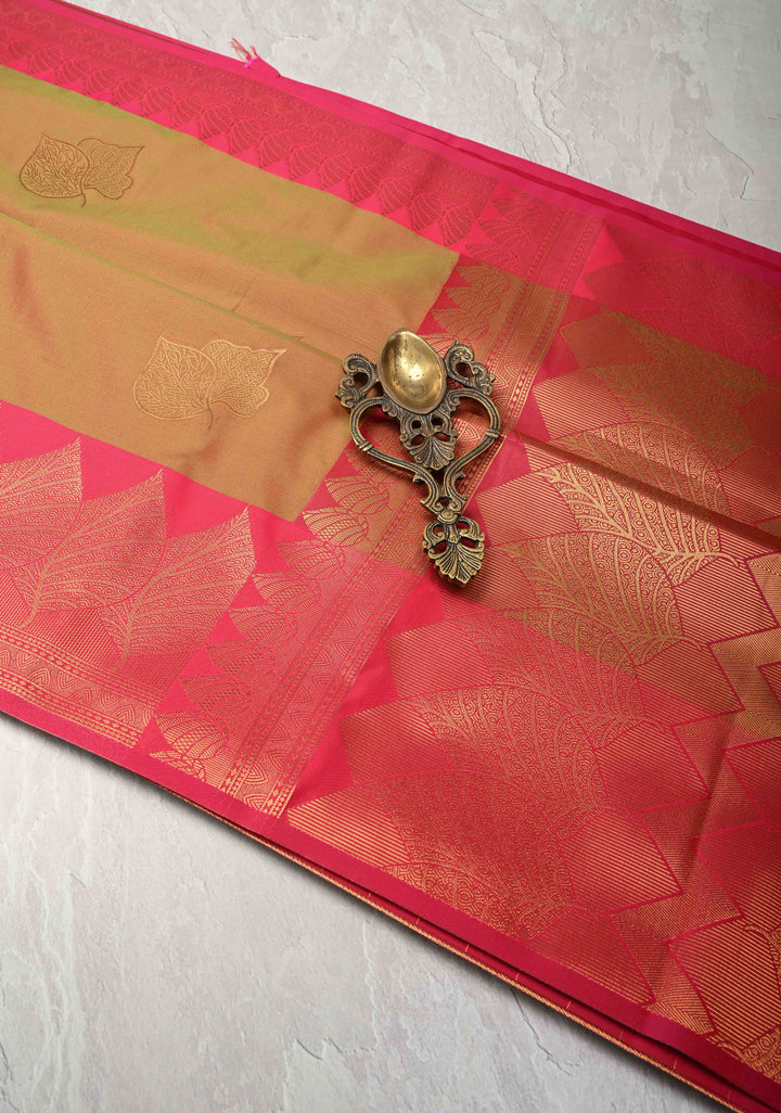 Green Dual tone Kanchi Semi Silk Saree with Leaf Buttas and Zari Border
