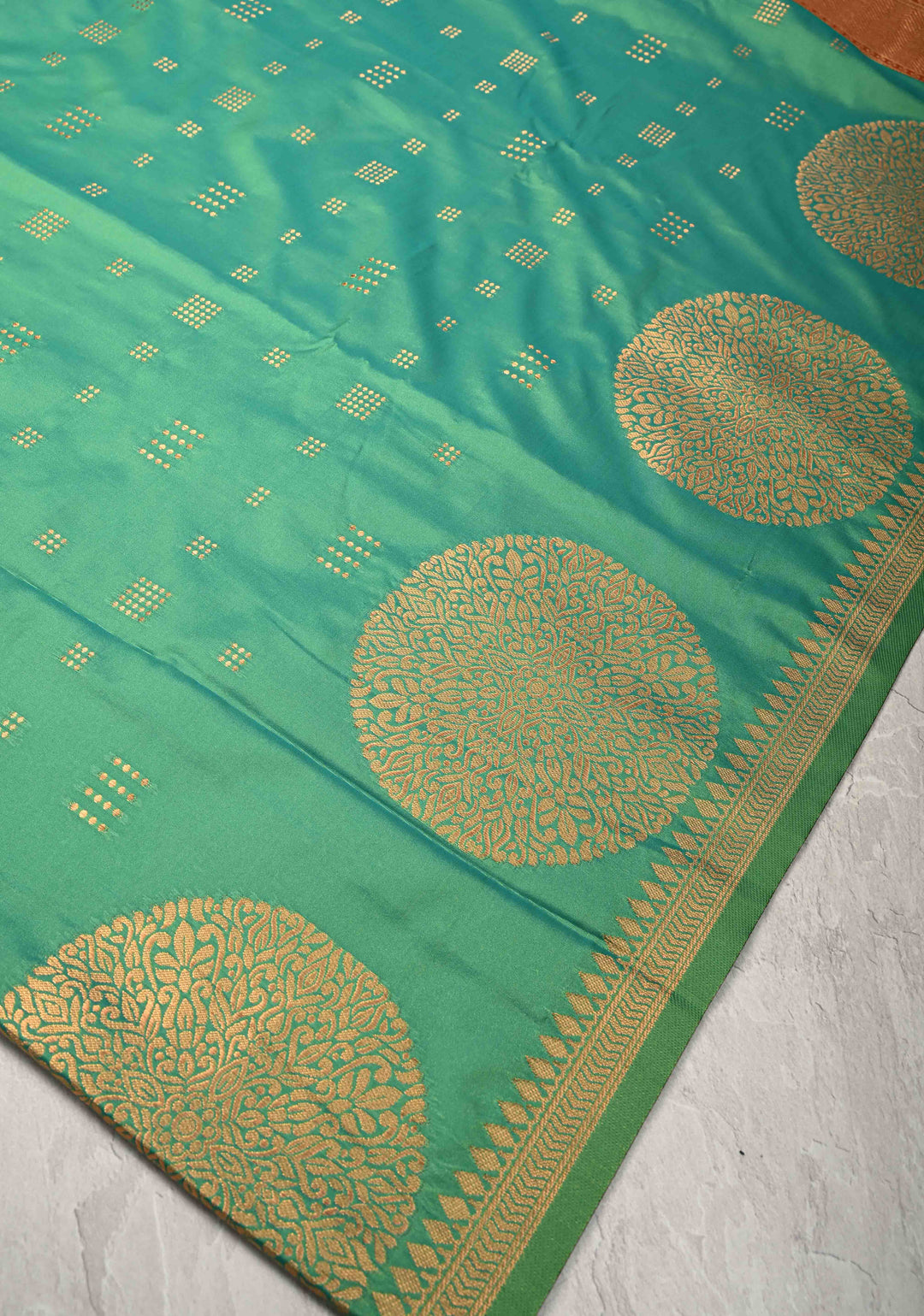 Green Dual tone Kanchi Semi Silk Saree with Zari Buttas and Mandala Motifs on Border