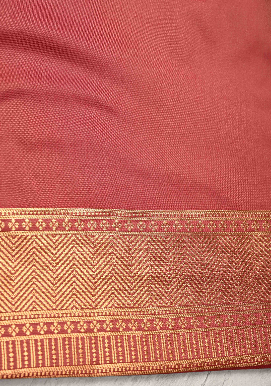 Mehendi Green Dual tone Kanchi Semi Silk Saree with Zari Buttas and Mandala Motifs on Border